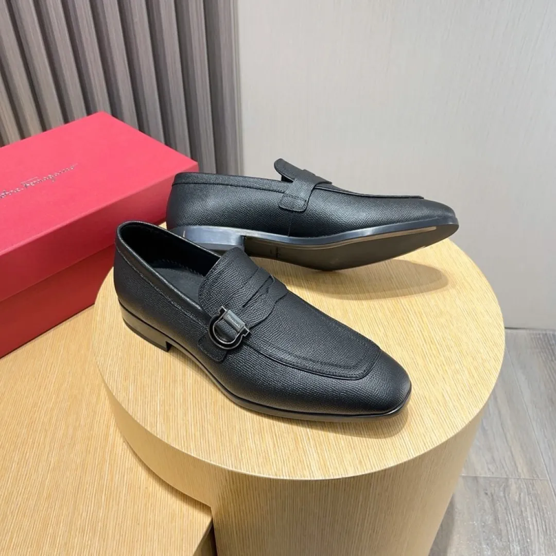 Factory P620💰🔥《Ferragamo》👏Latest•High-end top brand luxury~purchasing agent, top~quality. New fashionable business men's shoes🔜The uppers are made of original open-edge beaded cowhide➕cowhide·lining, with fine workmanship. The original stylish and soft combination wear-resistant and non-slip outsole is light and comfortable on the feet. The real thing looks better in real photos. Size: 38--44